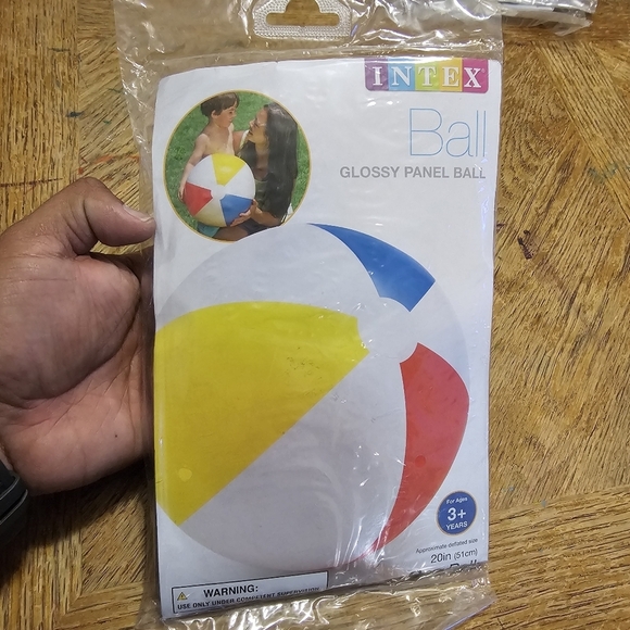 New Intex Beach Ball Inflatable 24" Colorful Glossy Panel Swimming Pool Toy see - Picture 1 of 4